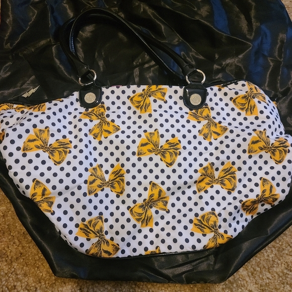 Betsy Johnson Bag - Picture 3 of 4